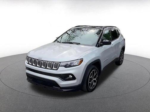 Silver Zynith Metallic Clearcoat 2025 Jeep Compass Limited