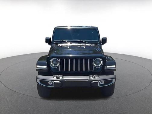Black Clearcoat 2025 Jeep Wrangler 4-Door Sahara 4x4