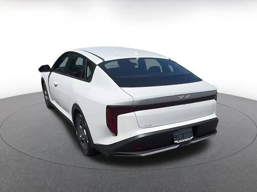 Snow White Pearl 2025 Kia K4 LXS