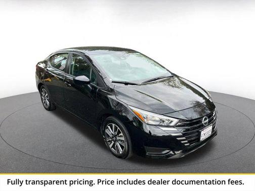 Super Black 2025 Nissan Versa 1.6 SV
