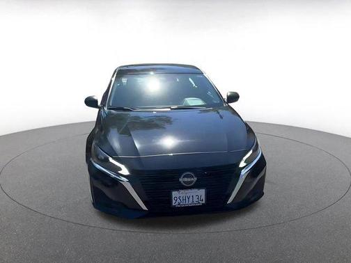 Super Black 2025 Nissan Altima SV FWD