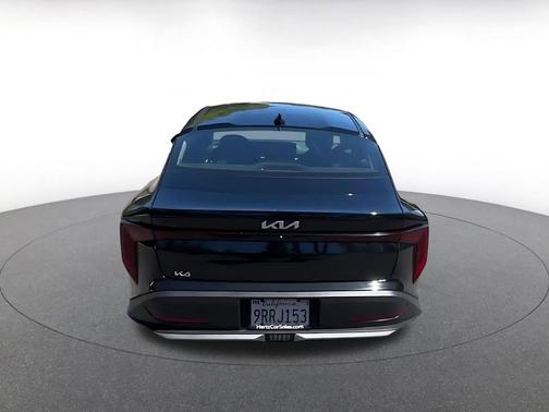 Aurora Black Pearl 2025 Kia K4 LXS