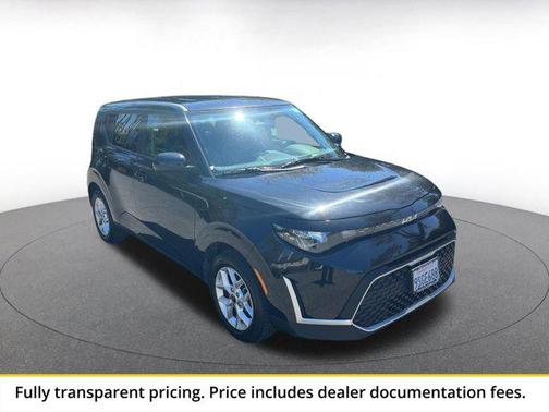 Fusion Black 2025 Kia Soul LX