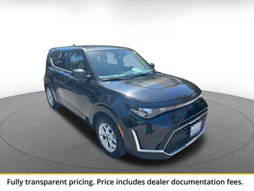 Fusion Black 2025 Kia Soul LX