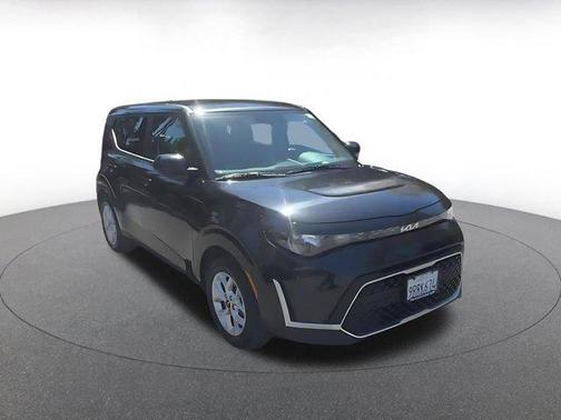 Fusion Black 2025 Kia Soul LX