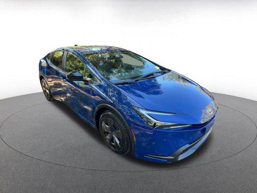 2025 Toyota Prius LE