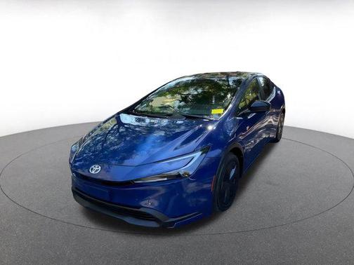 2025 Toyota Prius LE
