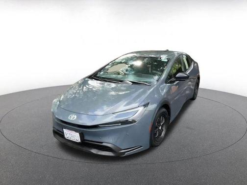 2025 Toyota Prius LE