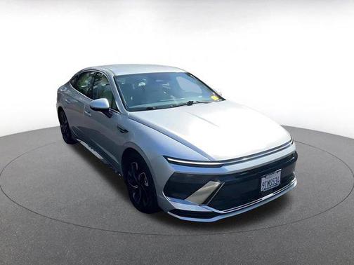 Aero Silver 2025 Hyundai SONATA SEL