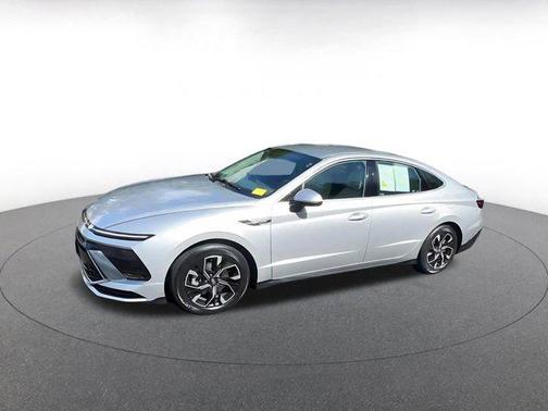 Aero Silver 2025 Hyundai SONATA SEL