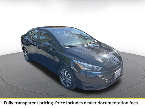 Super Black 2025 Nissan Versa 1.6 SV