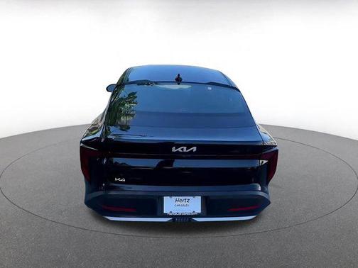 Aurora Black Pearl 2025 Kia K4 LXS