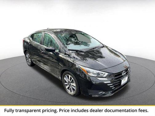 Super Black 2025 Nissan Versa 1.6 SV