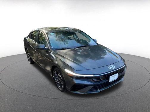 2025 Hyundai ELANTRA HEV Limited