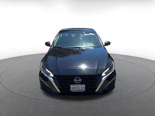 Super Black 2025 Nissan Altima SV FWD
