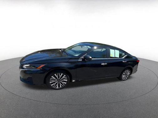 Super Black 2025 Nissan Altima SV FWD