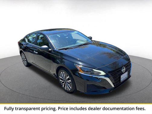 Super Black 2025 Nissan Altima SV FWD