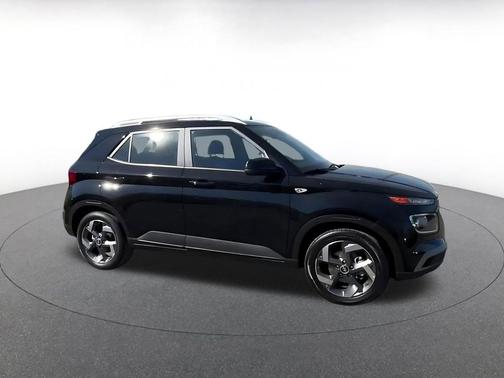 Onyx Black 2025 Hyundai VENUE SEL