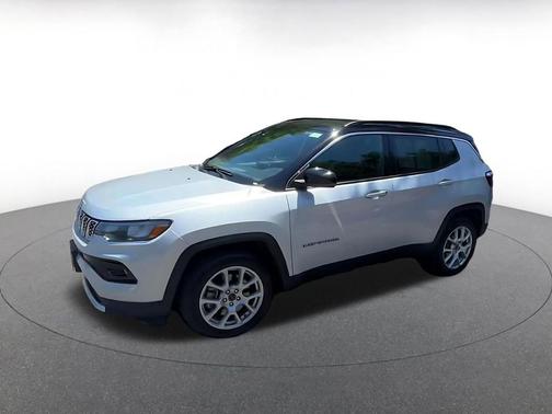 Silver Zynith Metallic Clearcoat 2025 Jeep Compass Limited