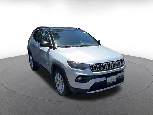 Silver Zynith Metallic Clearcoat 2025 Jeep Compass Limited