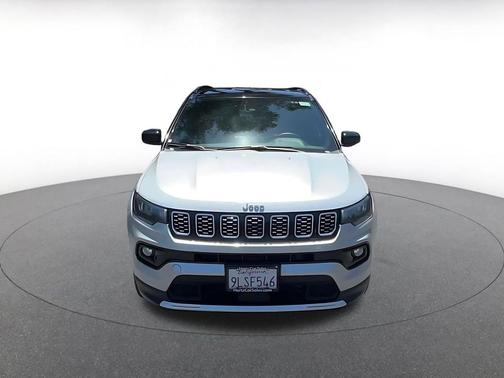 Silver Zynith Metallic Clearcoat 2025 Jeep Compass Limited