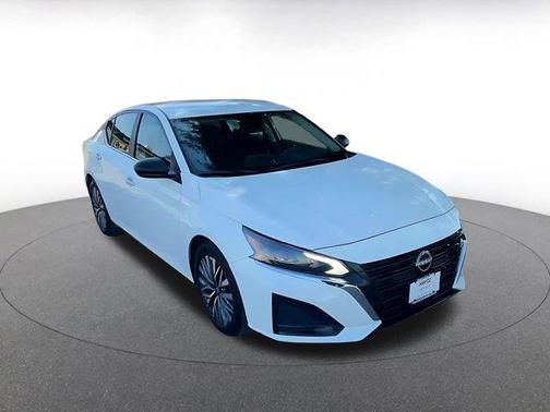 2025 Nissan Altima SV FWD