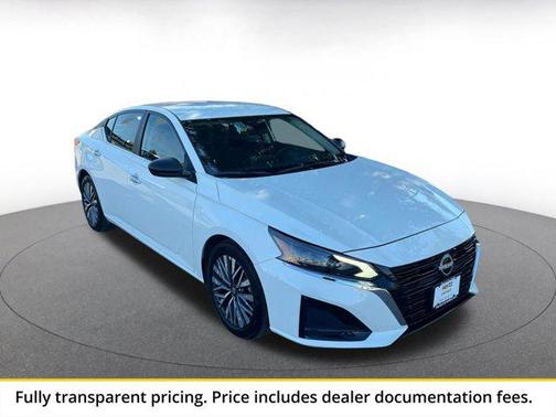 Glacier White 2025 Nissan Altima SV FWD
