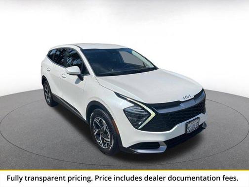 Snow White Pearl 2025 Kia Sportage LX