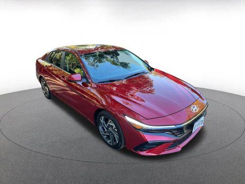 2025 Hyundai ELANTRA SEL