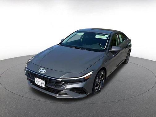 2025 Hyundai ELANTRA SEL