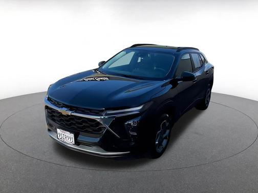 Mosaic Black Metallic 2025 Chevrolet Trax LT