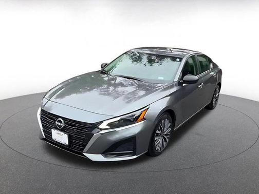Gun Metallic 2025 Nissan Altima SV FWD