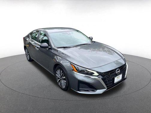 Gun Metallic 2025 Nissan Altima SV FWD
