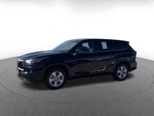 Midnight Black Metallic 2025 Toyota Highlander LE