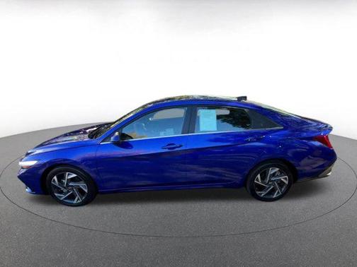 2025 Hyundai ELANTRA SEL