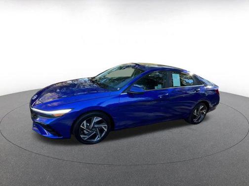 2025 Hyundai ELANTRA SEL