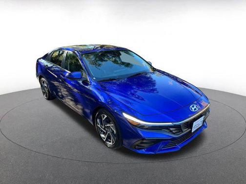 2025 Hyundai ELANTRA SEL