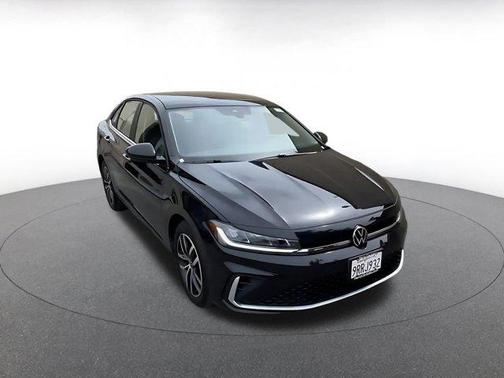 Deep Black Pearl 2025 Volkswagen Jetta 1.5T SE