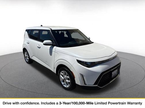 Snow White Pearl 2025 Kia Soul LX