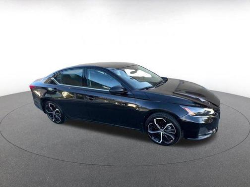 2025 Nissan Altima SR FWD