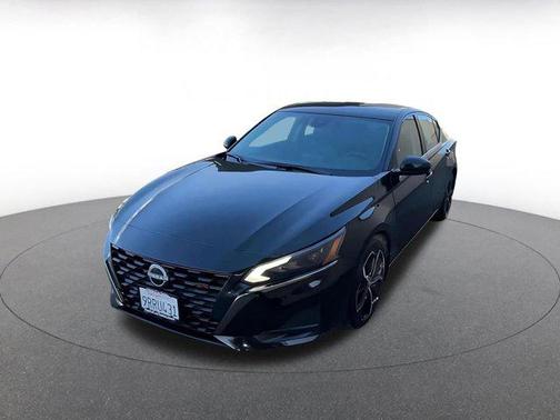 2025 Nissan Altima SR FWD