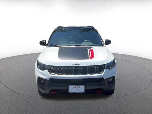 Bright White Clearcoat 2025 Jeep Compass Trailhawk