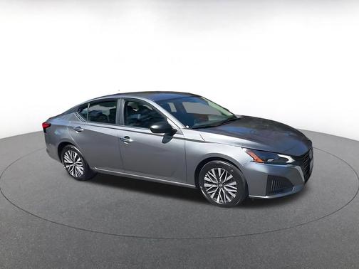 Gun Metallic 2025 Nissan Altima SV FWD