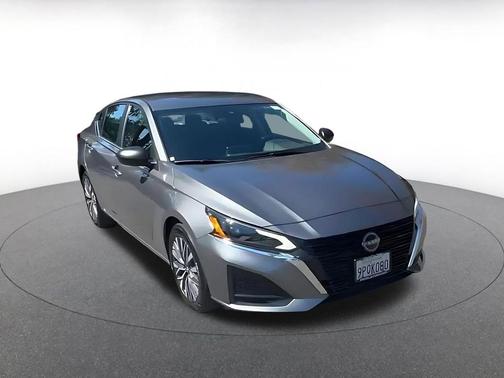 Gun Metallic 2025 Nissan Altima SV FWD