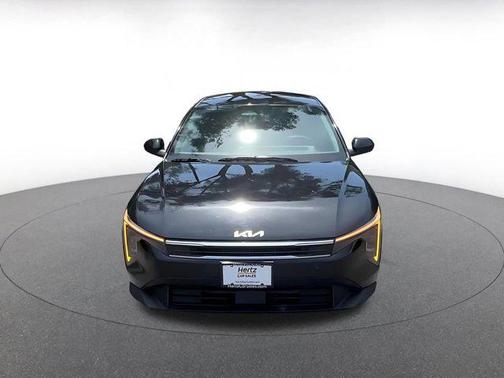 Aurora Black Pearl 2025 Kia K4 LXS
