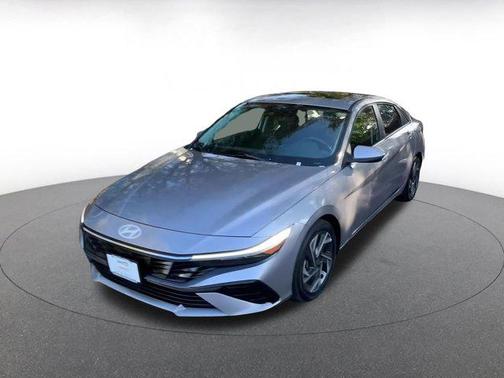 2025 Hyundai ELANTRA SEL