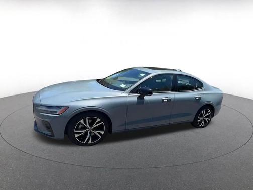 Gray 2024 Volvo S60 B5 Core Dark Theme