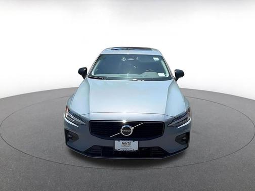 Gray 2024 Volvo S60 B5 Core Dark Theme