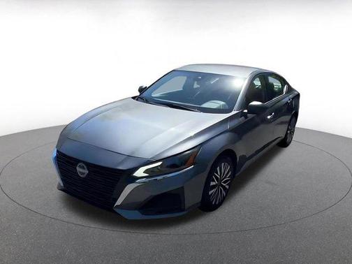 Gun Metallic 2025 Nissan Altima SV FWD