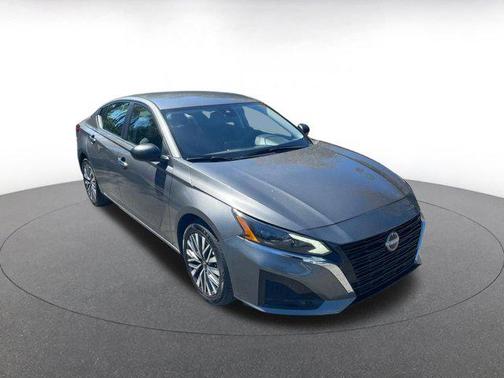 Gun Metallic 2025 Nissan Altima SV FWD